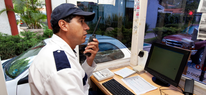 ¿Cuáles son los derechos laborales de los vigilantes de condominios?